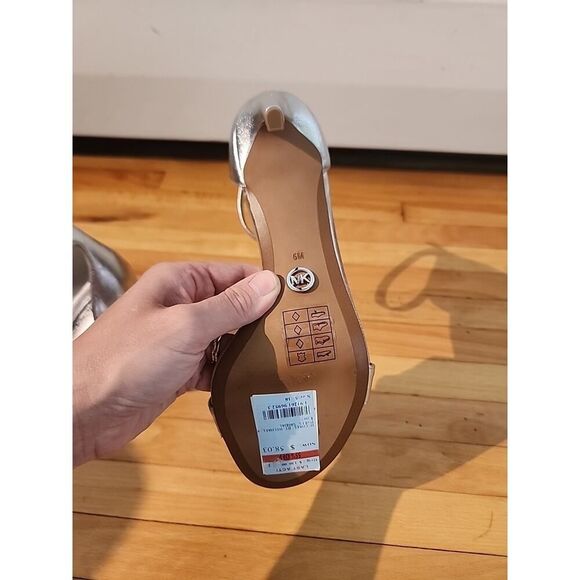 New Michael Kors Paris Patent Leather Sequin Bow PROM Silver Sandals 6M - Picture 6 of 7